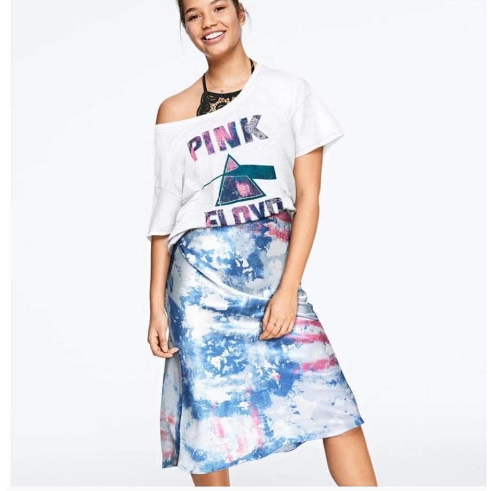 Victoria's Secret Pink‎ Blue Satin Skirt NWT Size Small